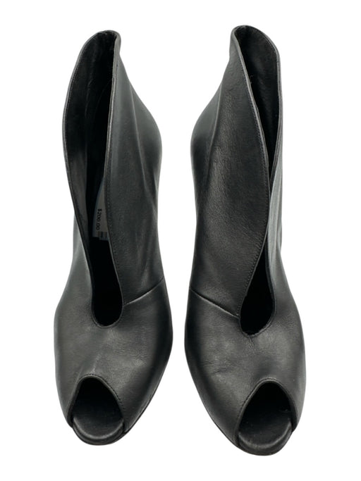 Gianvito Rossi Shoe Size 40 Black Leather Stiletto Open Toe Heels Black / 40