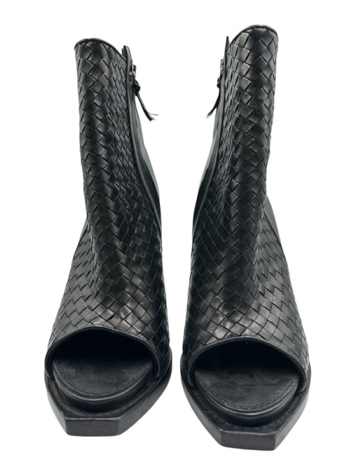 Givenchy Shoe Size 40 Black Leather Woven Detail Zip Close Open Toe Heels Black / 40