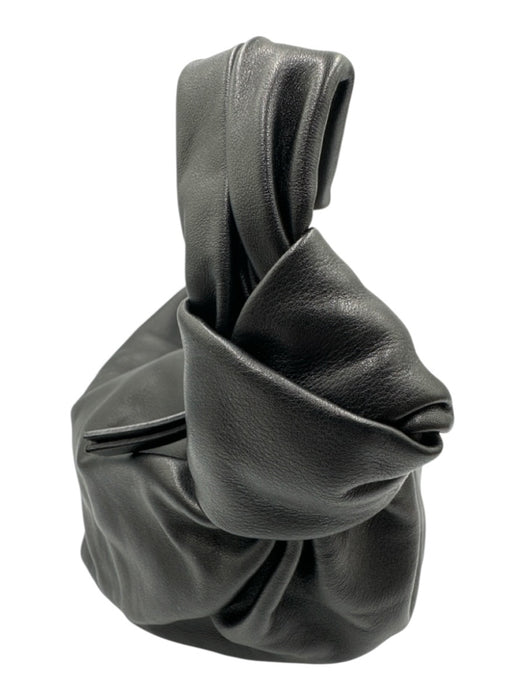 Bottega Veneta Black Leather Zip Close Handbag Knot Detail Dust Bag Incl. Bag Black / S