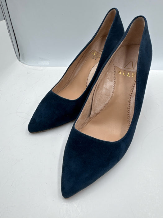 Ally Shoe Size 35.5 Dark Blue Suede Pointed Toe Block Heel Pumps