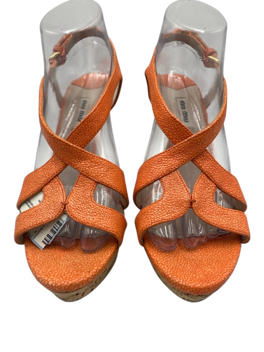 Miu Miu Shoe Size 40 Orange & Tan Leather Cork Wedge Pebbled Criss Cross Sandals Orange & Tan / 40
