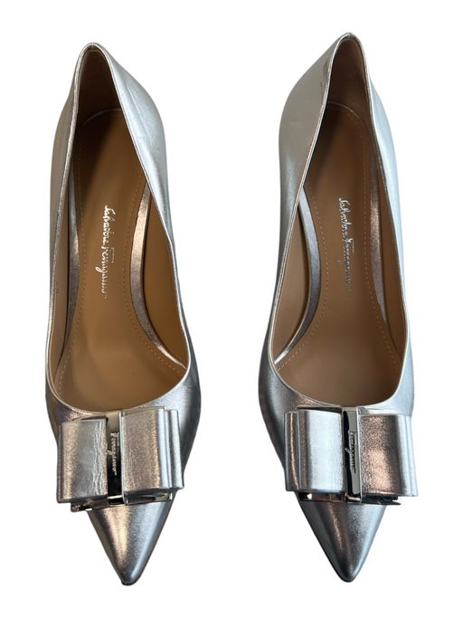 Salvatore Ferragamo Shoe Size 6.5 Silver Leather Metallic Bow Detail Pump Shoes Silver / 6.5