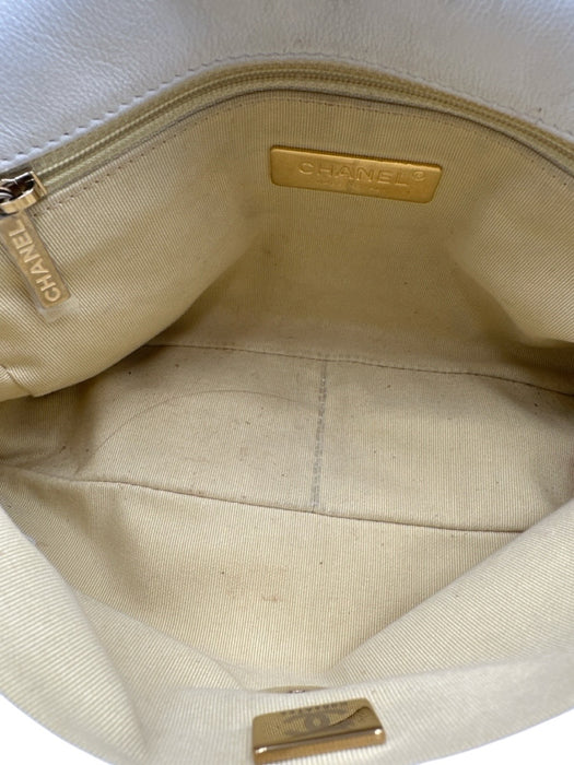 Chanel White & Multi Leather Flap Quilted Dual Tone Chain Interlocking CC Bag White & Multi / Small