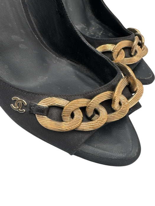 Chanel Shoe Size 39 Black Leather & Textile Chain Link Quilted Peep Toe Pumps Black / 39