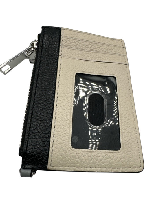 Marc Jacobs Light Gray Leather Pebbled Zip Close Chain Wallets Light Gray