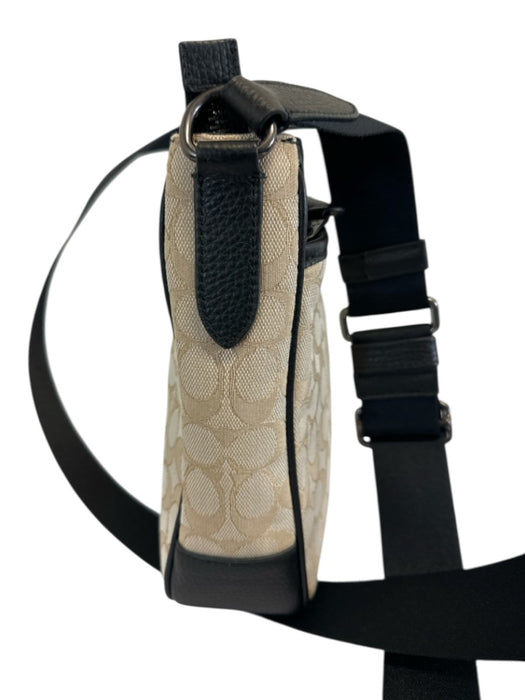 Coach Yellow, Navy, Beige Canvas & Leather Zip Close Monogram Messenger Bag Yellow, Navy, Beige / Medium