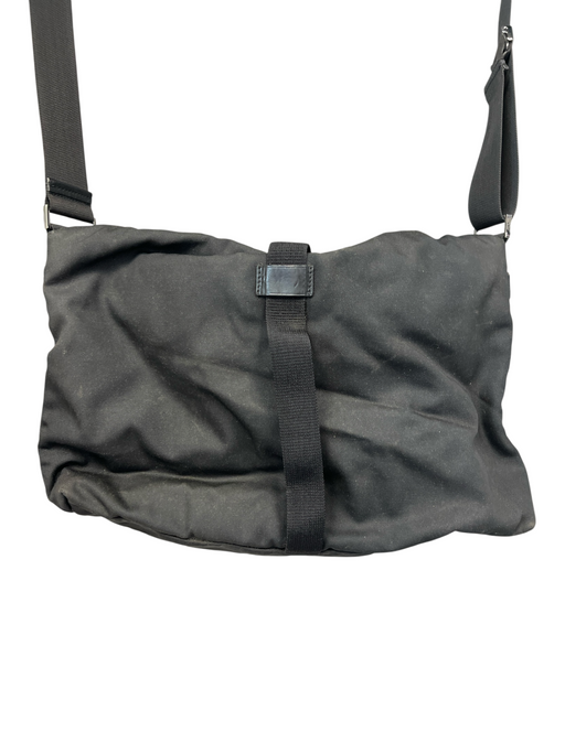 Gucci Black Nylon Adjustable Strap Click Closure Strap Flap Bag Black / Vintage