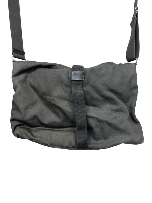 Gucci Black Nylon Adjustable Strap Click Closure Strap Flap Bag Black / Vintage