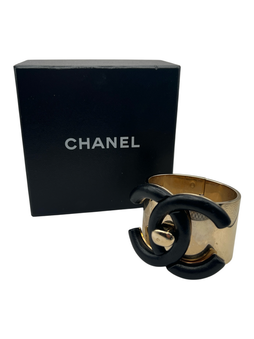 Chanel Goldtone & black Metal Leather Gold Plated cuff Interlocking CC Bracelet Goldtone & black