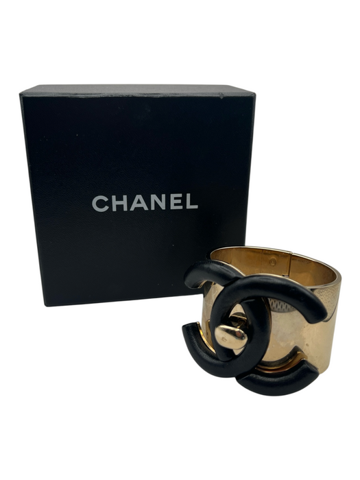 Chanel Goldtone & black Metal Leather Gold Plated cuff Interlocking CC Bracelet Goldtone & black