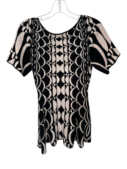 Anthropologie Size SP Black & White Short Sleeve Knit Geometric V Neck Dress Black & White / SP
