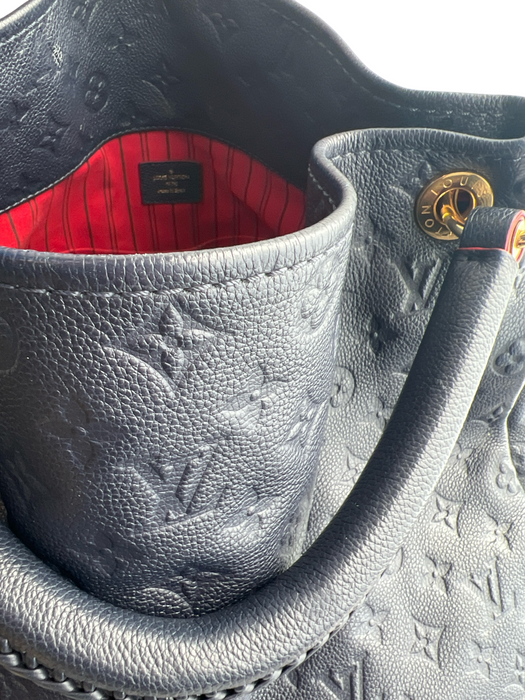 Louis Vuitton Navy Leather Gold hardware Top Handle Inside Pocket Bag Navy / M