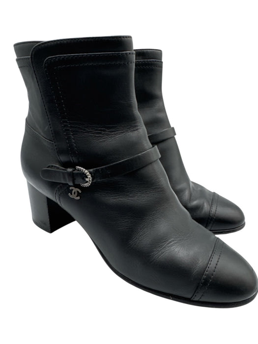 Chanel Shoe Size 39 Black Leather Buckle Logo Block Heel Ankle Booties Black / 39