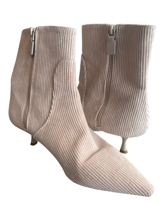 Stuart Weitzman Shoe Size 9 Winter White Corduroy Pointed Toe Side Zip Booties Winter White / 9