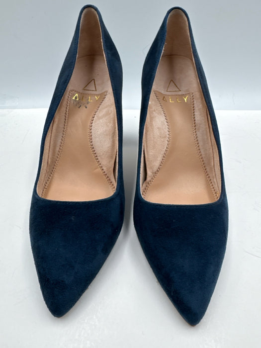 Ally Shoe Size 35.5 Dark Blue Suede Pointed Toe Block Heel Pumps