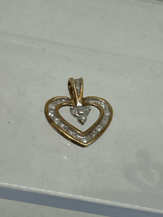 No Brand White & Gold 10k Gold Diamond Pendant Pendant