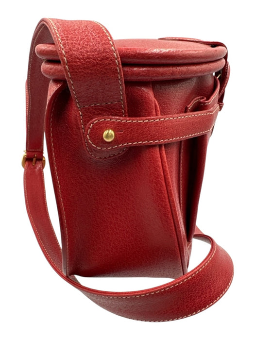 Gucci Red Leather Magnetic  Flap Gold Hardware Buckle Detail shoulder strap Bag Red / S