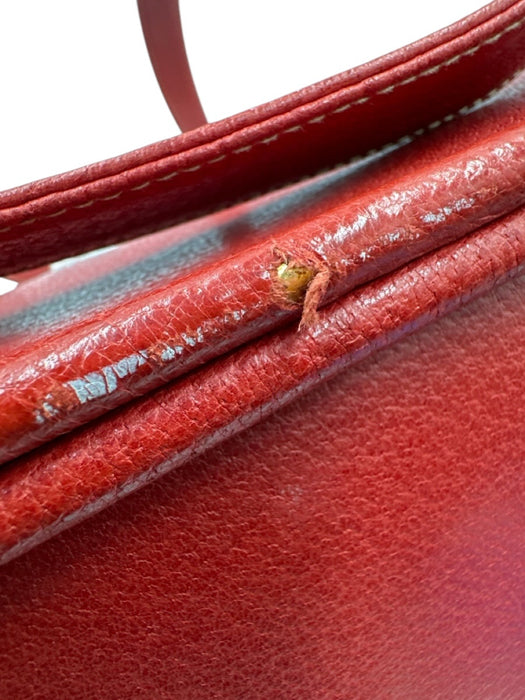 Gucci Red Leather Magnetic  Flap Gold Hardware Buckle Detail shoulder strap Bag Red / S