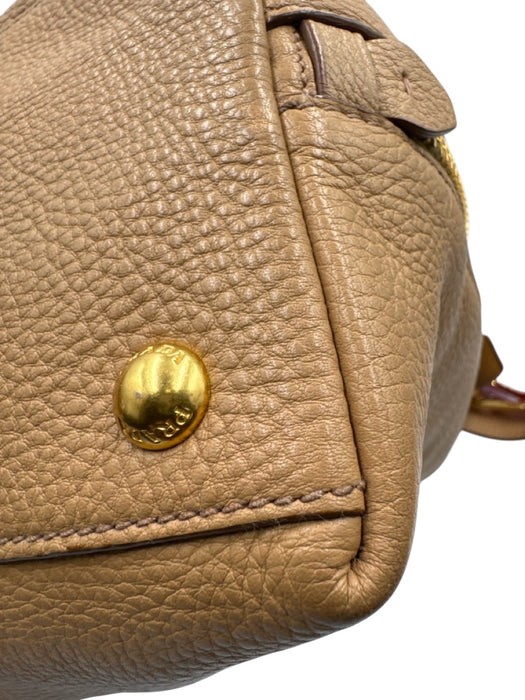 Prada Beige & Gold Grain Leather Zip Close Logo Shoulder Strap Side Zip Bag Beige & Gold / Medium