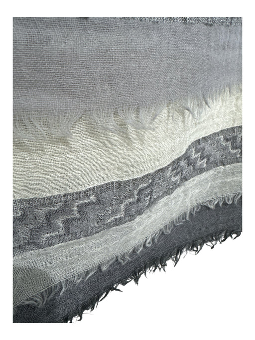 Nalini Gray & Cream Wool Wavy Lines Fray Detail scarf Gray & Cream / Large