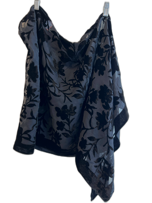 Spartina Size One Size Black Viscose Velvet Flower Pin Wide Neck Poncho Top Black / One Size