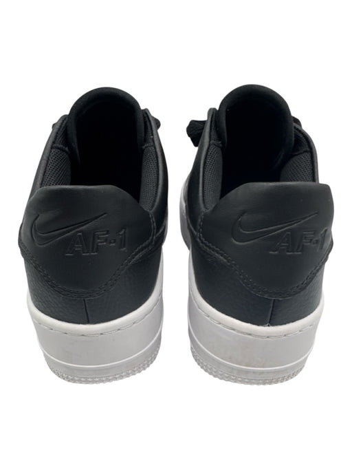Nike Shoe Size 7 Black & White Leather Round Toe Perforated Lace Up Sneakers Black & White / 7