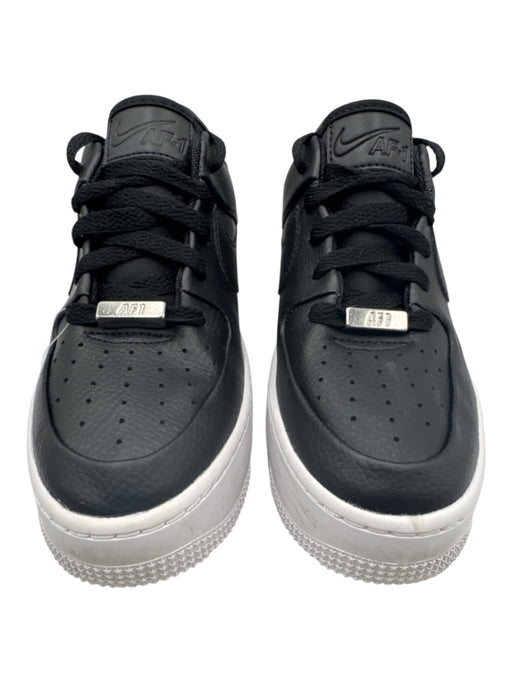 Nike Shoe Size 7 Black & White Leather Round Toe Perforated Lace Up Sneakers Black & White / 7