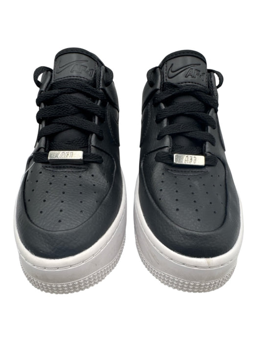 Nike Shoe Size 7 Black & White Leather Round Toe Perforated Lace Up Sneakers Black & White / 7