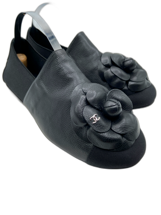 Chanel Shoe Size 38 Black Leather Camellia Dustbag Inc. Flats Black / 38