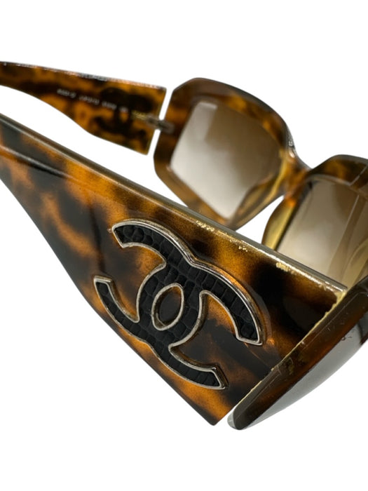 Chanel Brown & Black Acetate Tortoiseshell Rectangle Lens Square Sunglasses Brown & Black