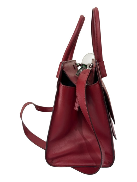 Tod's Red Leather Handle Top Adjustable Strap Zip closure Bag Red / Medium