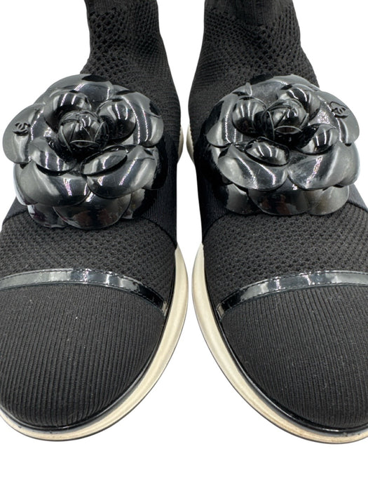 Chanel Shoe Size 41 Black & White Synthetic Knit Floral Applique Sock Sneakers Black & White / 41