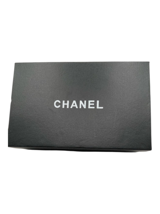 Chanel Shoe Size 38 Black, Red, Gold Leather Braided Thong Flat Chain Sandals Black, Red, Gold / 38