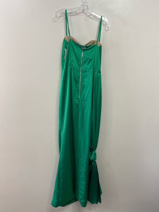 Miss Circle Size Medium Emerald Green Polyester Blend Spaghetti Strap Train Gown