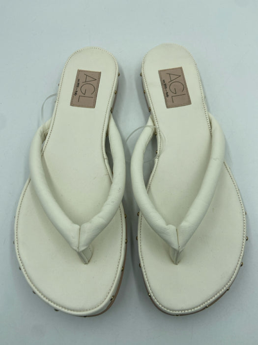 AGL Shoe Size 38.5 White Leather Pillowed Flip flop small studs Sandals