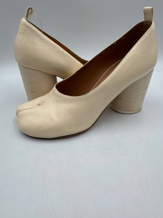 Maison Margiela Shoe Size 37.5 Cream White Leather Stacked Heel Tabby Pumps