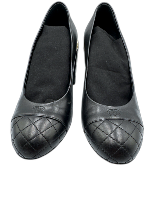 Chanel Shoe Size 38.5 Black Leather Cap Toe Block Heel Pearls Dustbag Inc. Pumps Black / 38.5