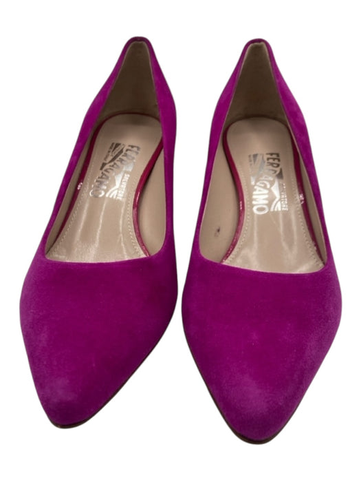 Ferragamo Shoe Size 7.5 Magenta Suede Pointed Toe Kitten Heel Pumps Magenta / 7.5