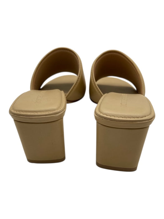 Bottega Veneta Shoe Size 35.5 Beige Leather Upper open toe Block Heel Sandals Beige / 35.5