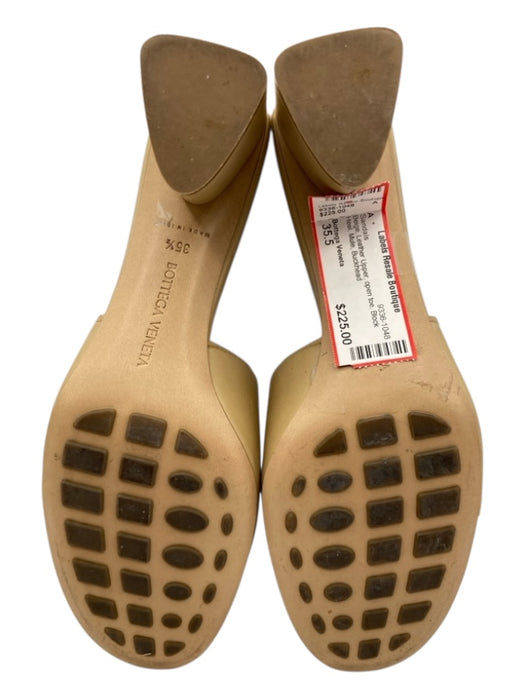 Bottega Veneta Shoe Size 35.5 Beige Leather Upper open toe Block Heel Sandals Beige / 35.5