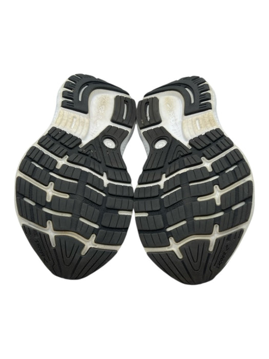 Brooks Shoe Size 6 Gray & White textile upper Perforated Low Top Sneakers Gray & White / 6