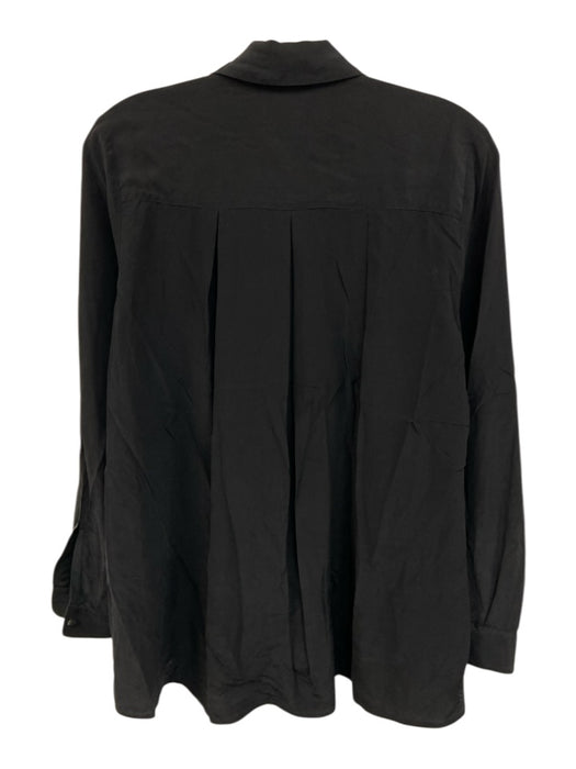 Leo & Sage Size XS Black Silk Concealed buttons Long Sleeve High Low Hem Top Black / XS