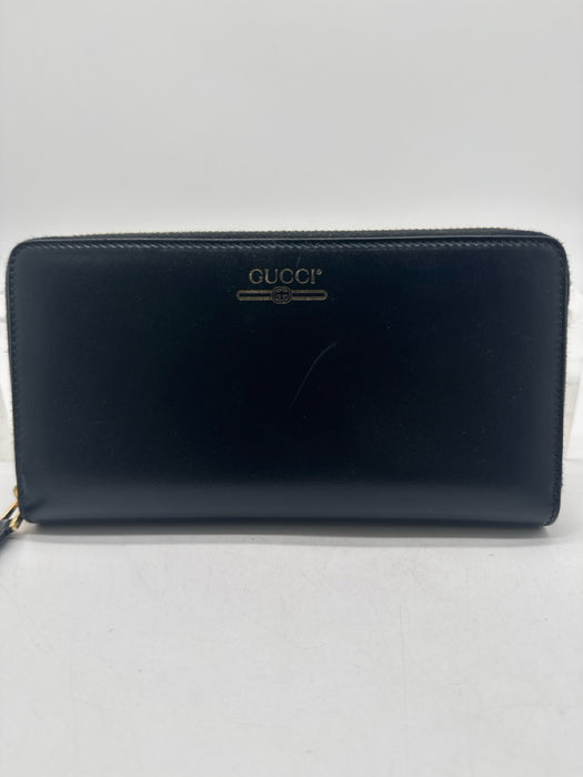 Gucci Black Leather Gold hardware Zip Around Zip Around Continental Wallets