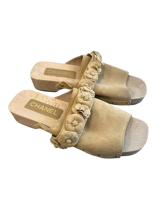 Chanel Shoe Size 39 Beige Wood Suede Open Toe Floral Detail Clog Shoes Beige / 39