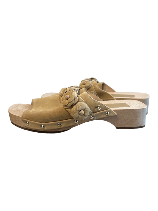 Chanel Shoe Size 39 Beige Wood Suede Open Toe Floral Detail Clog Shoes Beige / 39