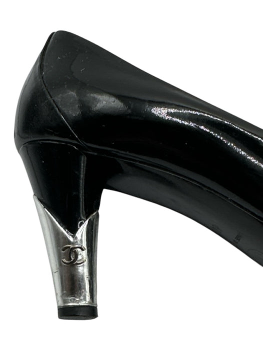 Chanel Shoe Size 40 Black & Silver Patent Leather Round Toe Pumps Black & Silver / 40
