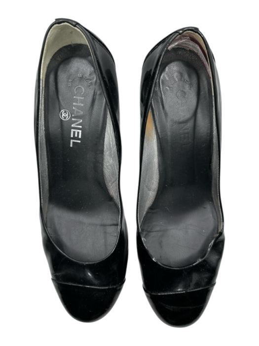 Chanel Shoe Size 40 Black & Silver Patent Leather Round Toe Pumps Black & Silver / 40