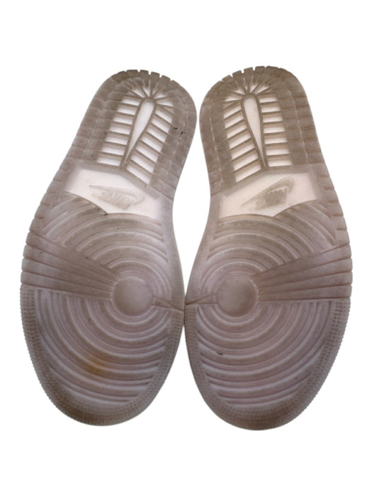 Nike Shoe Size 7.5 White, Gray & Lavendar Leather & Suede Round Toe Sneakers White, Gray & Lavendar / 7.5