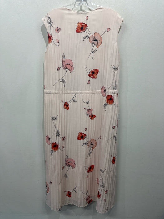 Vince Size M Peach, Orange & Black Polyester Sleeveless Floral Pleated Dress
