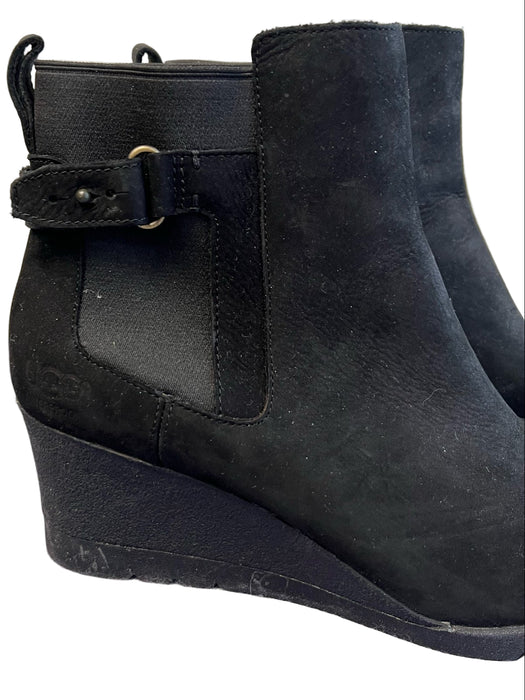 Ugg Shoe Size 9.5 Black Suede Buckle Detail Round Toe Pull On Wedge Boots